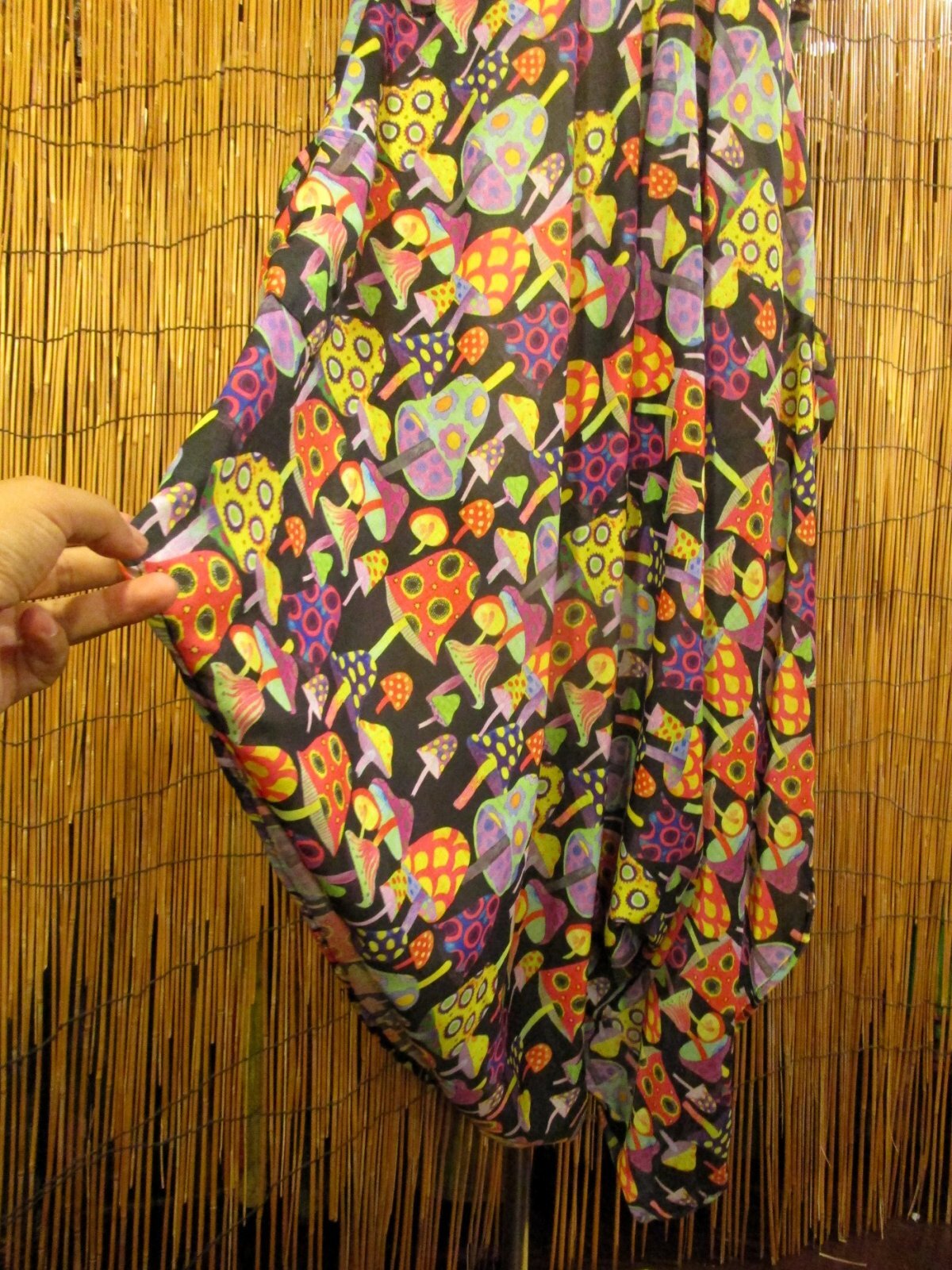 画像: マッシュルームプリント＊レーヨン素材＊ゆったり＊変型＊サロペット