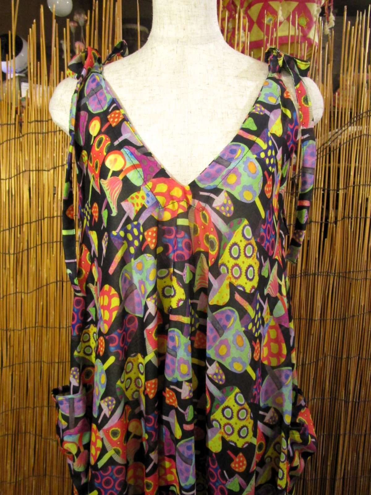 画像4: マッシュルームプリント＊レーヨン素材＊ゆったり＊変型＊サロペット