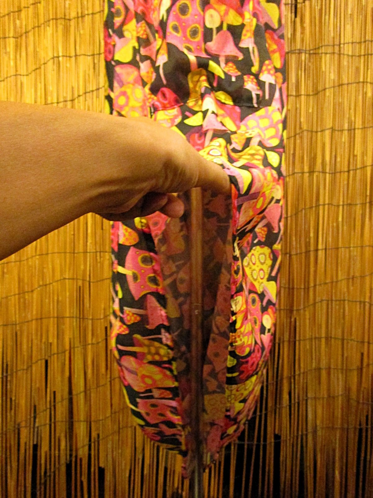 画像: マッシュルームプリント＊レーヨン素材＊ゆったり＊変型＊サロペット