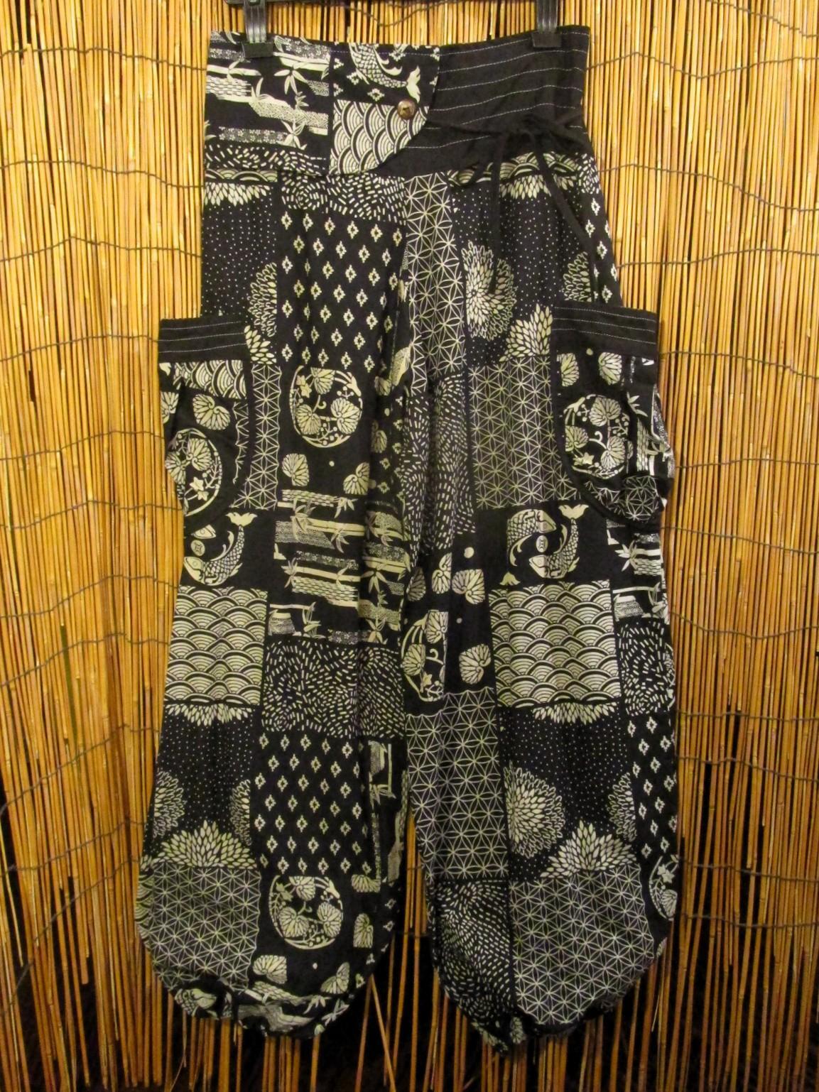 画像1: 和風プリント＊コットン素材＊カーゴタイプ＊アラジンパンツ 