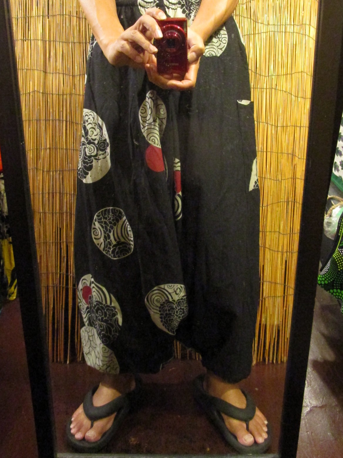 画像: 黒色＋和風プリント＊切り替え＊コットン素材＊ふんわり＊サルエルパンツ