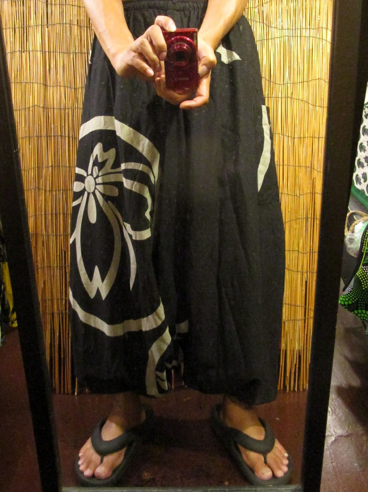 画像: 黒色＋和風プリント＊切り替え＊コットン素材＊ふんわり＊サルエルパンツ