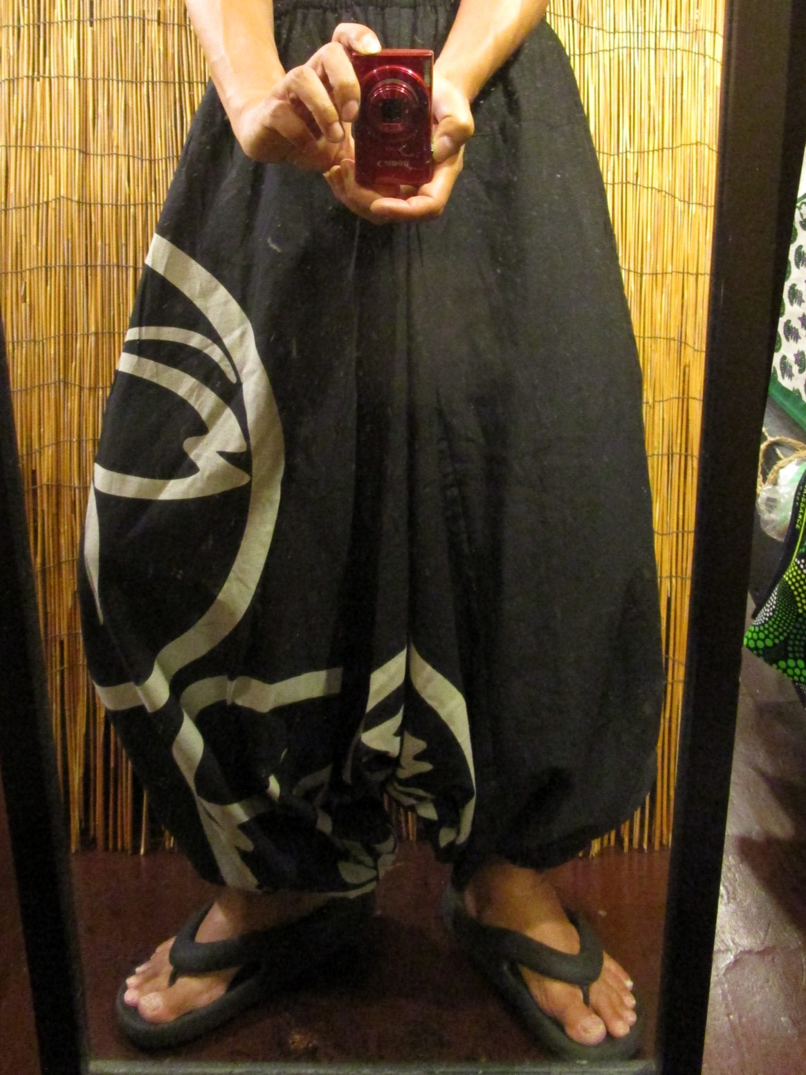 画像: 黒色＋和風プリント＊切り替え＊コットン素材＊ふんわり＊サルエルパンツ