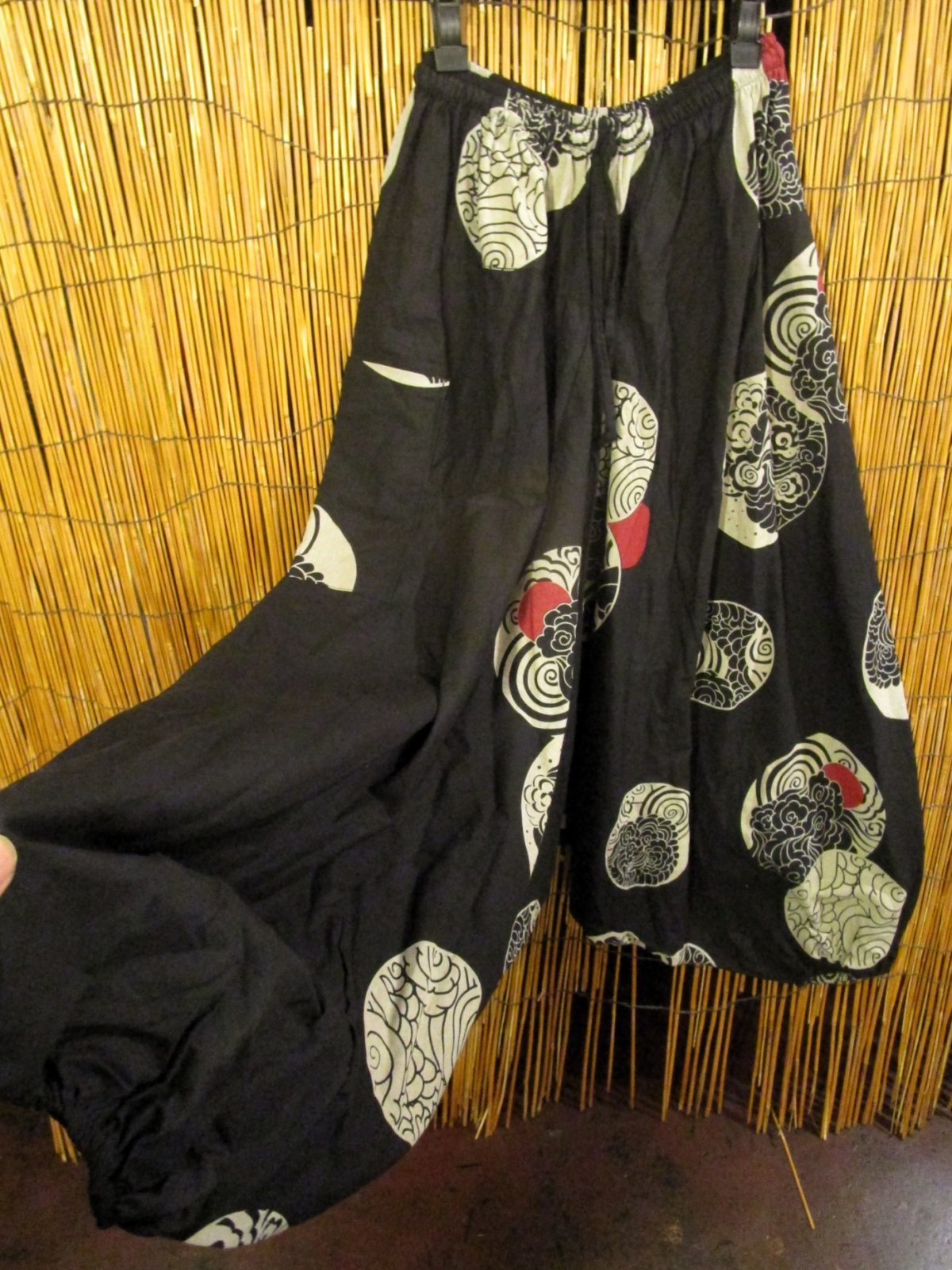 画像3: 黒色＋和風プリント＊切り替え＊コットン素材＊ふんわり＊サルエルパンツ