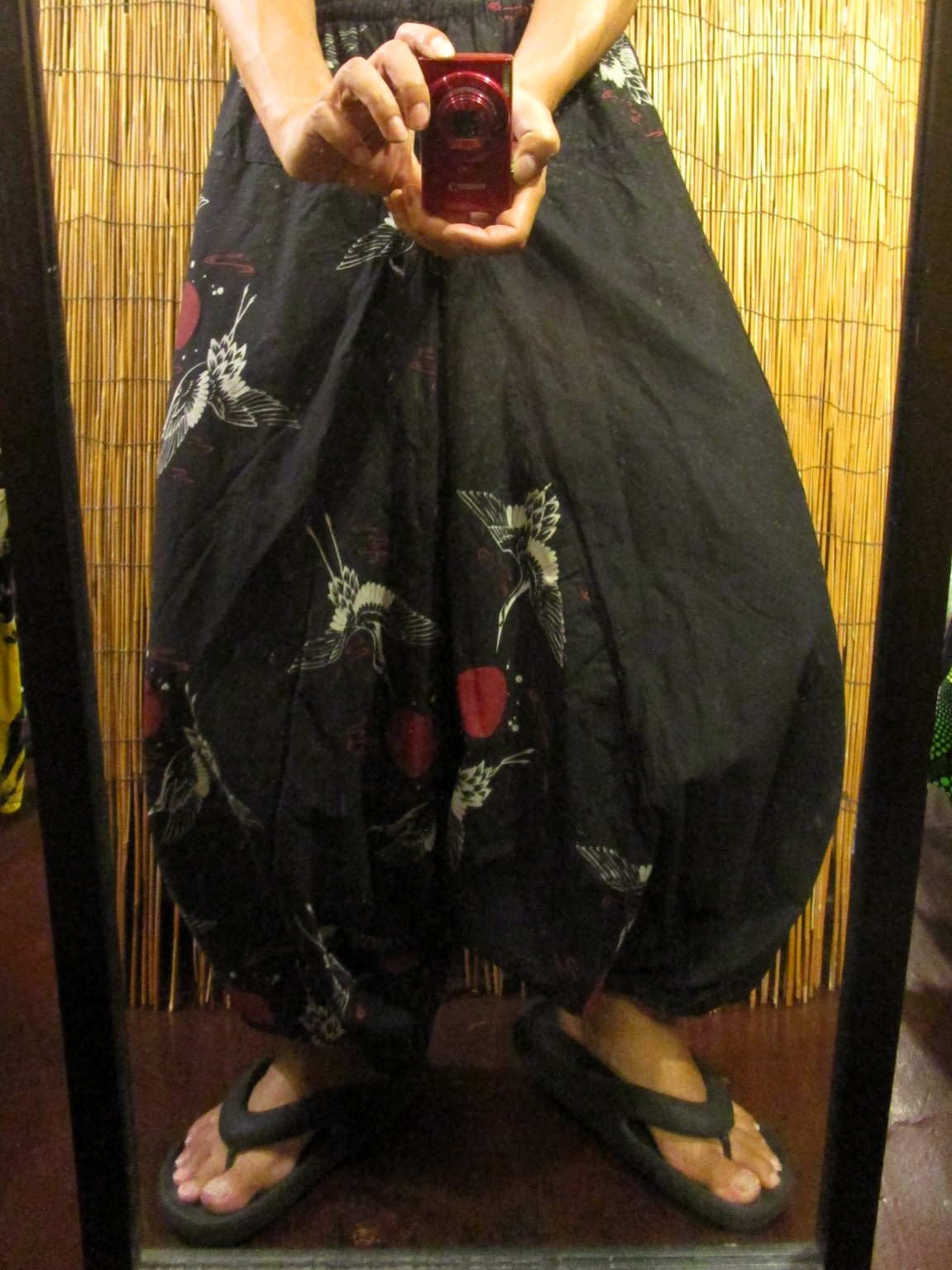 画像: 黒色＋和風プリント＊切り替え＊コットン素材＊ふんわり＊サルエルパンツ