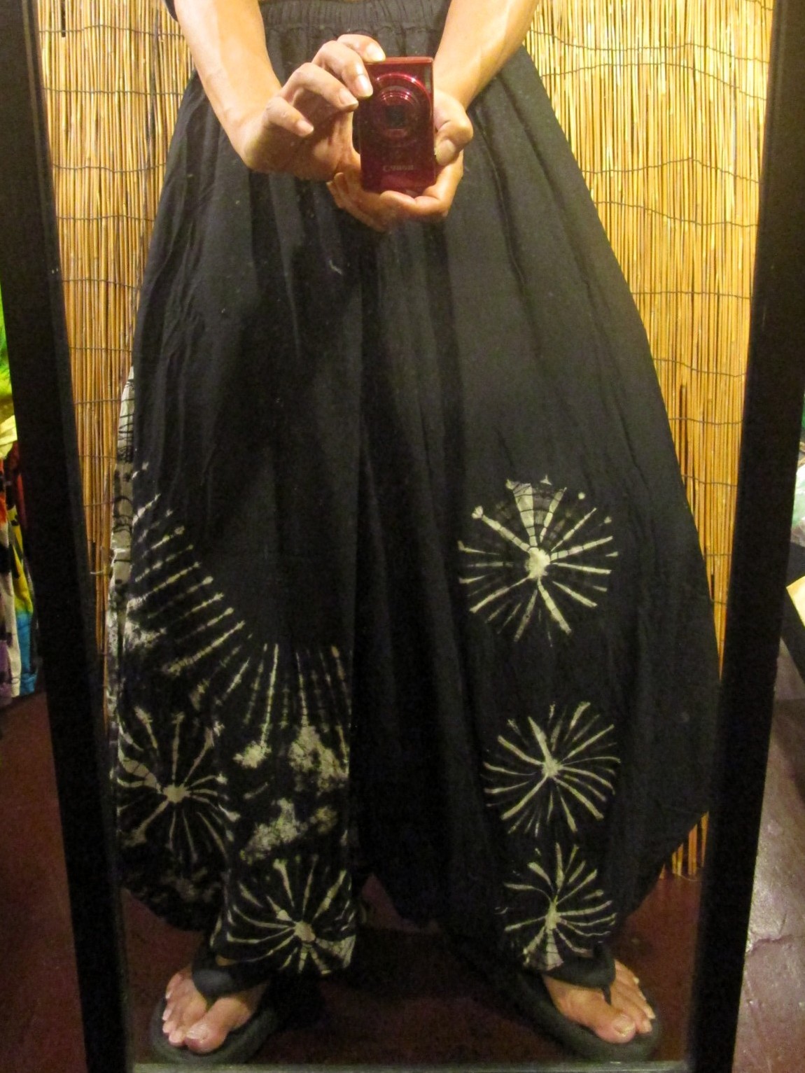 画像: モノトーンタイダイ染め＊レーヨン素材＊ゆったりシルエット＊ビッグアラジンパンツ＊バルーンパンツ