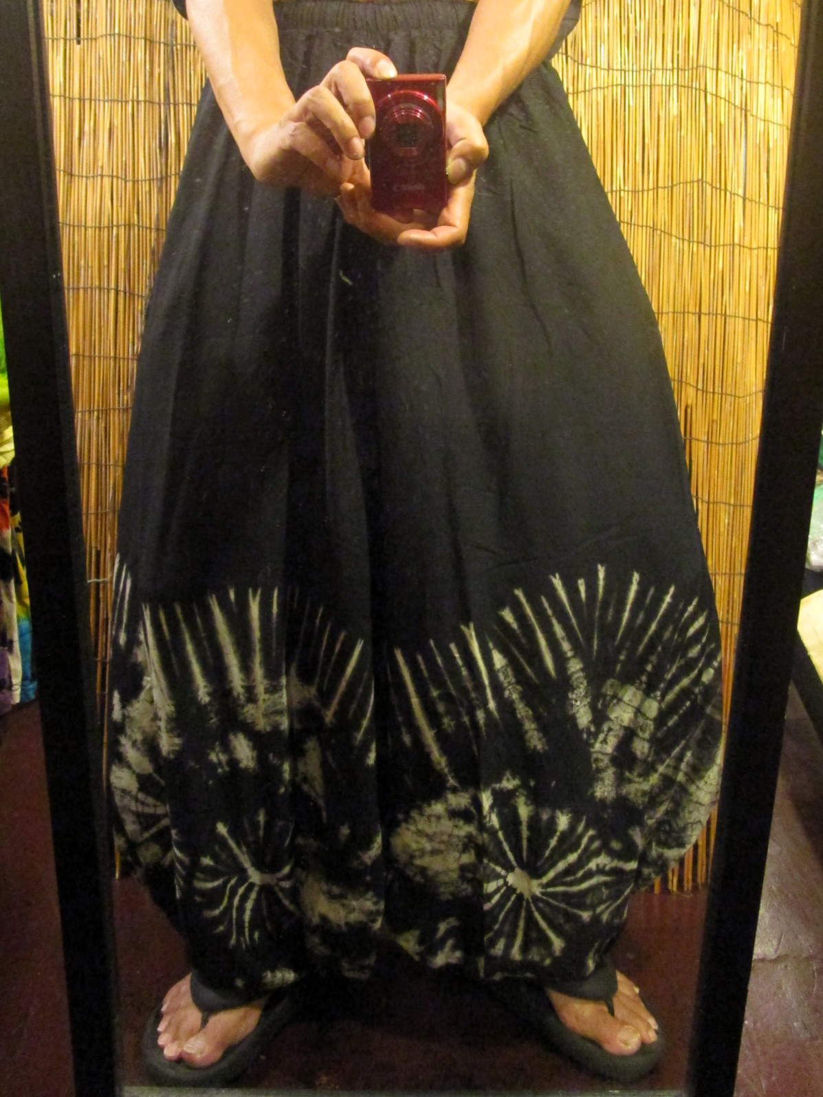 画像: モノトーンタイダイ染め＊レーヨン素材＊ゆったりシルエット＊ビッグアラジンパンツ＊バルーンパンツ