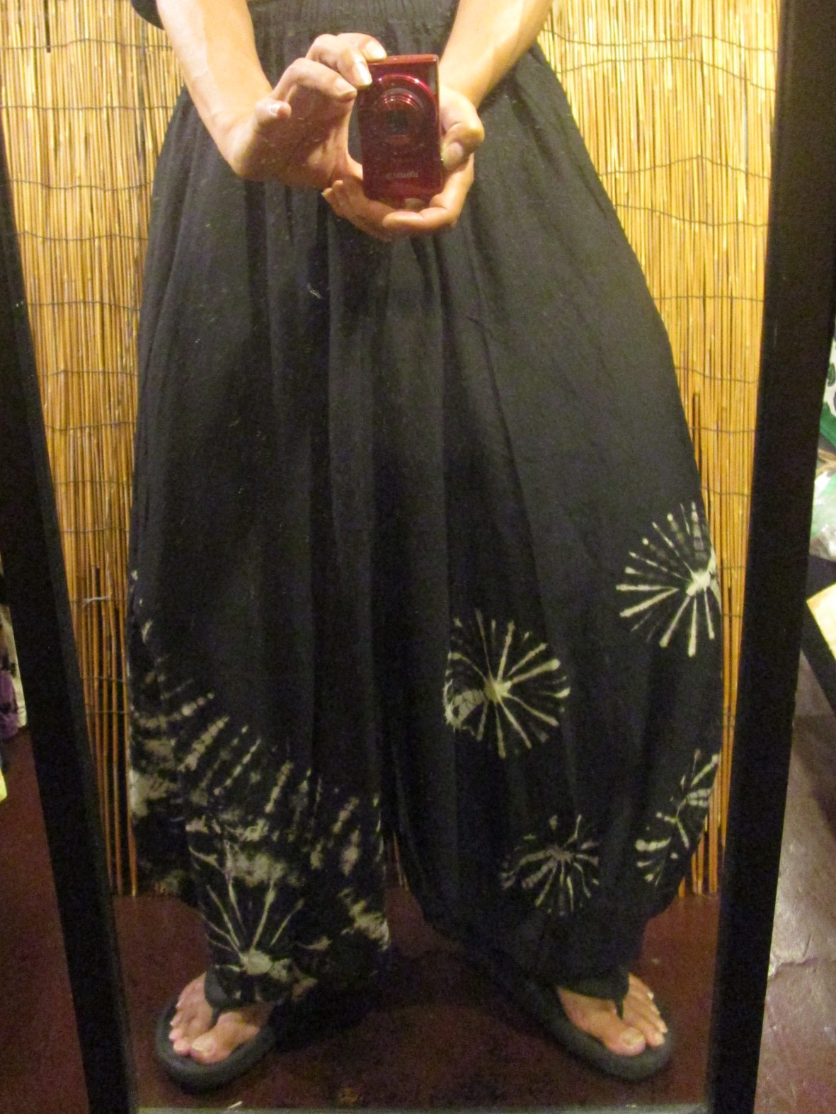 画像: モノトーンタイダイ染め＊レーヨン素材＊ゆったりシルエット＊ビッグアラジンパンツ＊バルーンパンツ