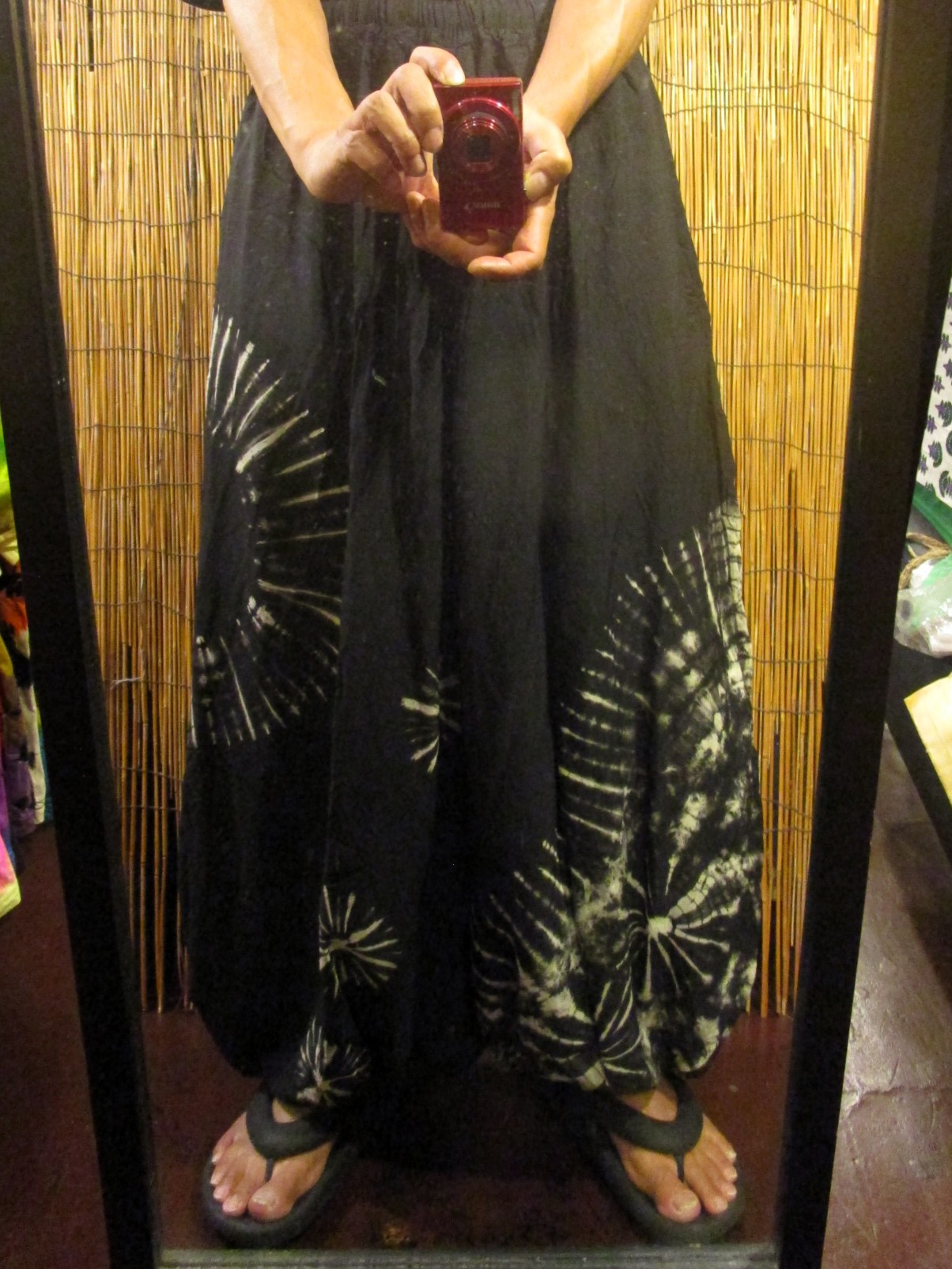 画像: モノトーンタイダイ染め＊レーヨン素材＊ゆったりシルエット＊ビッグアラジンパンツ＊バルーンパンツ