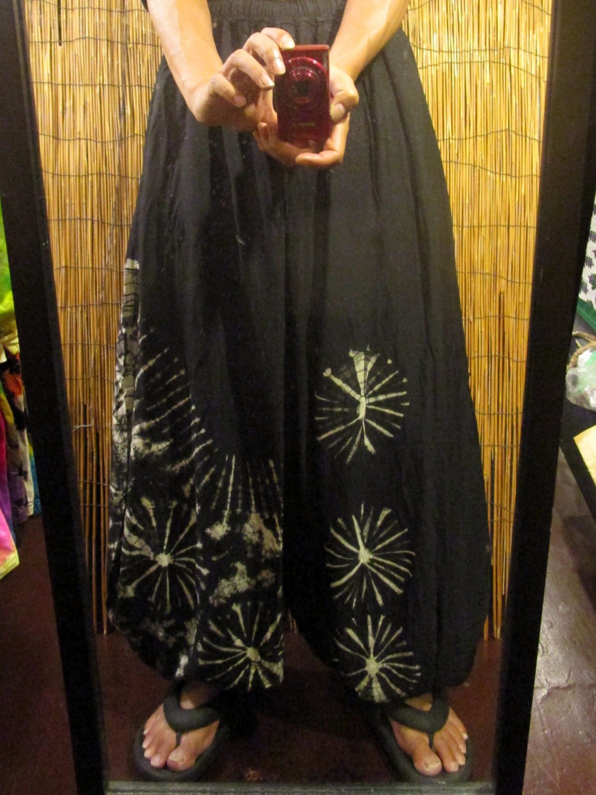 画像: モノトーンタイダイ染め＊レーヨン素材＊ゆったりシルエット＊ビッグアラジンパンツ＊バルーンパンツ