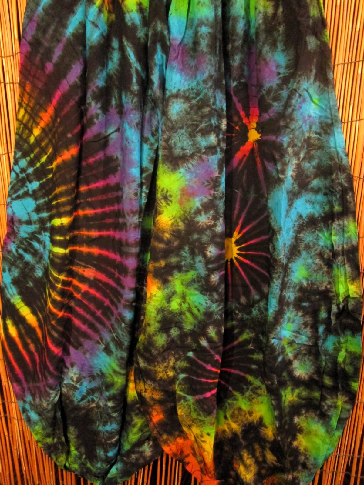 画像2: タイダイ染め＊レーヨン素材＊ゆったりシルエット＊ビッグアラジンパンツ＊バルーンパンツ