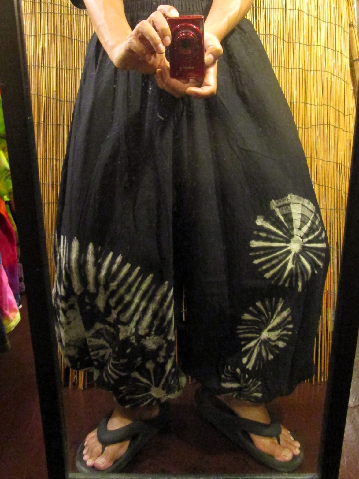 画像: モノトーンタイダイ染め＊コットン素材＊ゆったりシルエット＊ビッグアラジンパンツ＊バルーンパンツ