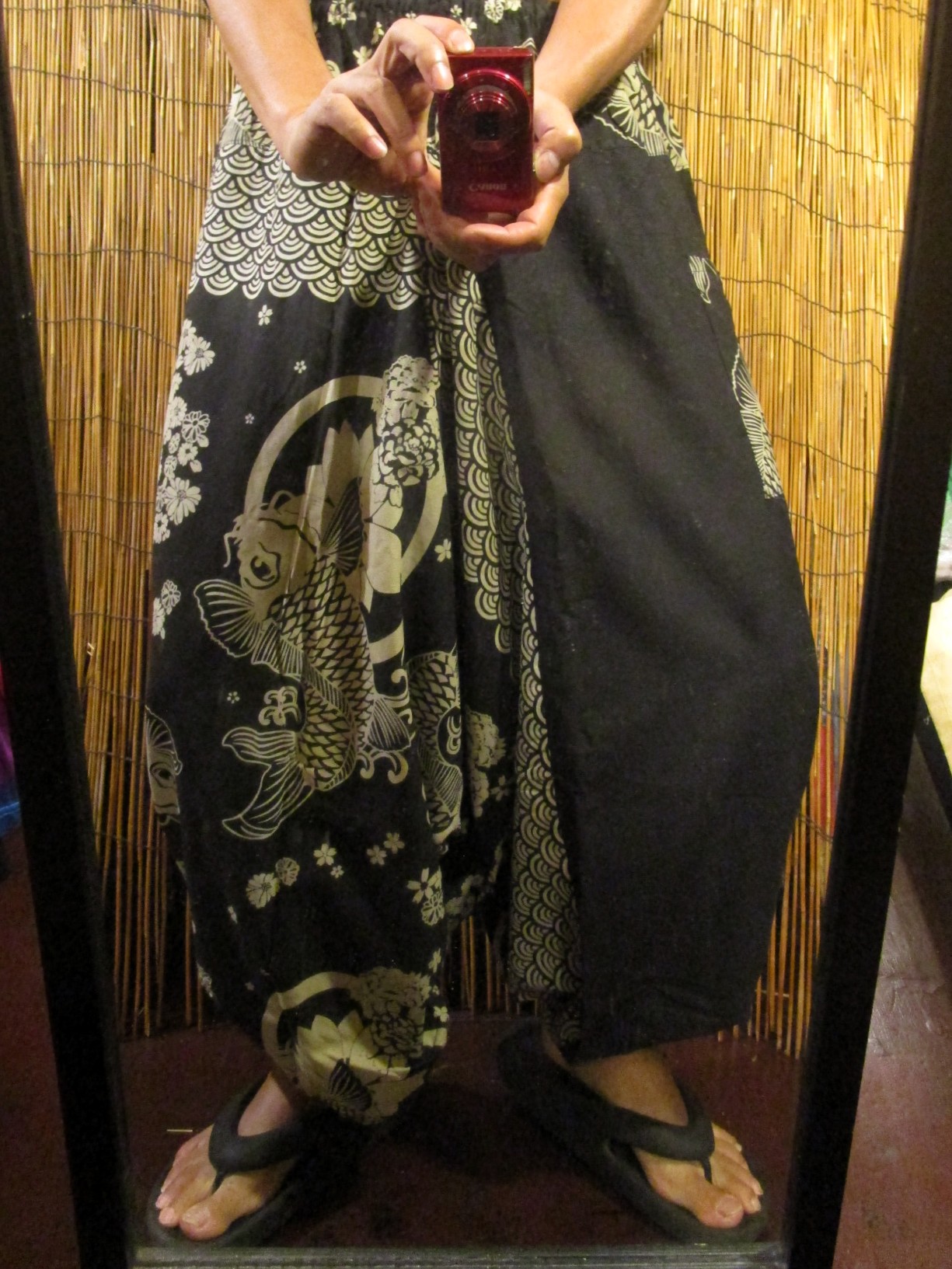 画像: 黒色＋和風プリント＊切り替え＊コットン素材＊ふんわり＊サルエルパンツ