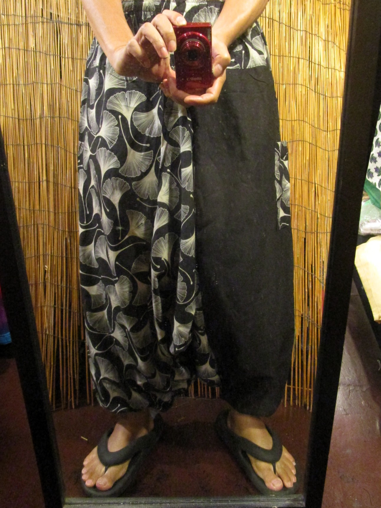 画像: 黒色＋和風プリント＊切り替え＊コットン素材＊ふんわり＊サルエルパンツ