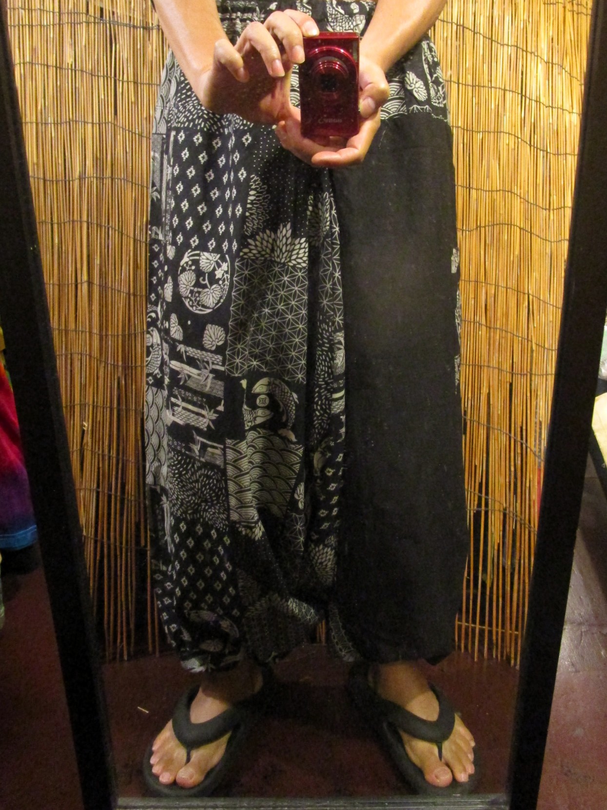 画像: 黒色＋和風プリント＊切り替え＊コットン素材＊ふんわり＊サルエルパンツ