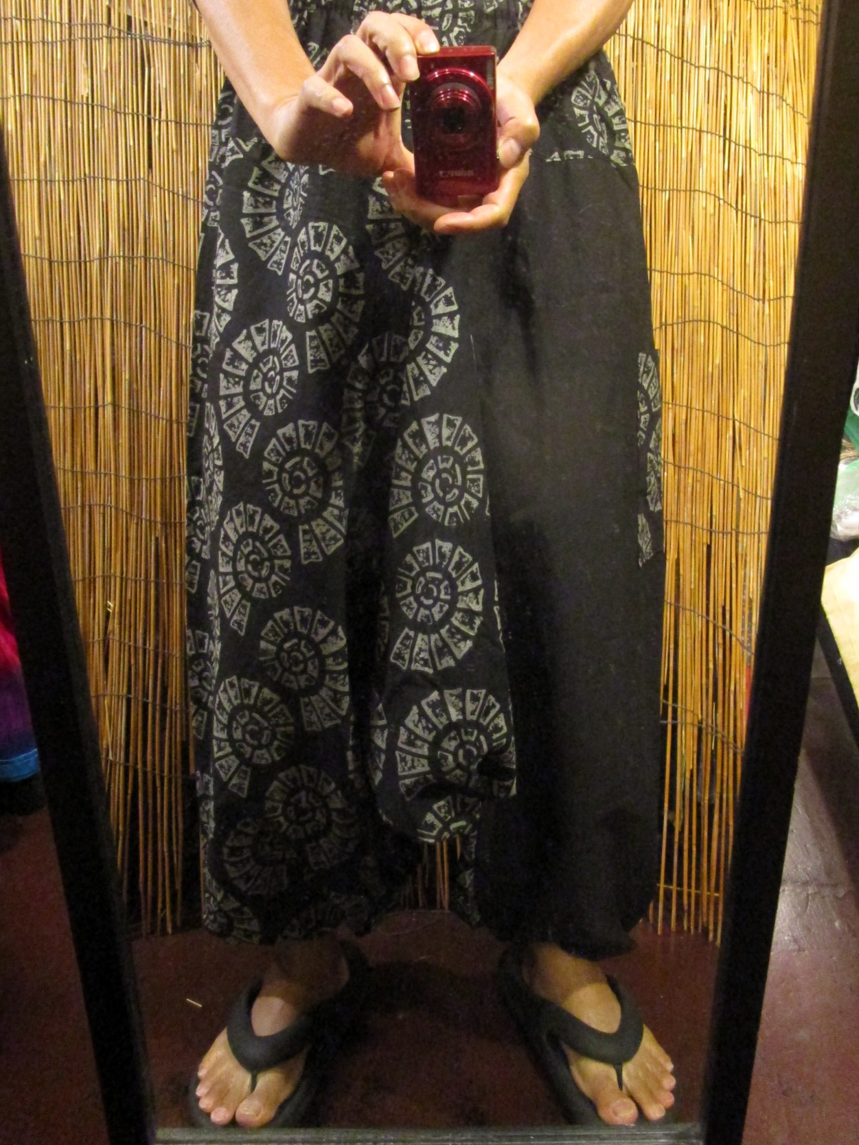 画像: 黒色＋和風プリント＊切り替え＊コットン素材＊ふんわり＊サルエルパンツ