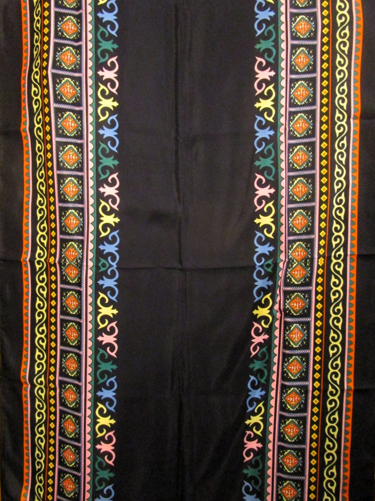 画像: レトロ調プリント＊ポリエステル素材＊タッセル付き＊大判ストール＊マルチクロス