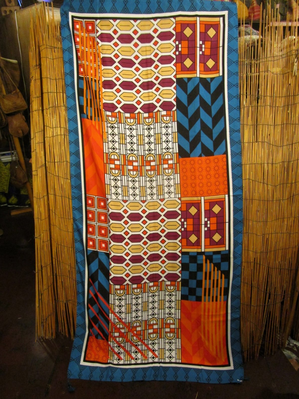 画像1: レトロ調プリント＊ポリエステル素材＊タッセル付き＊大判ストール＊マルチクロス