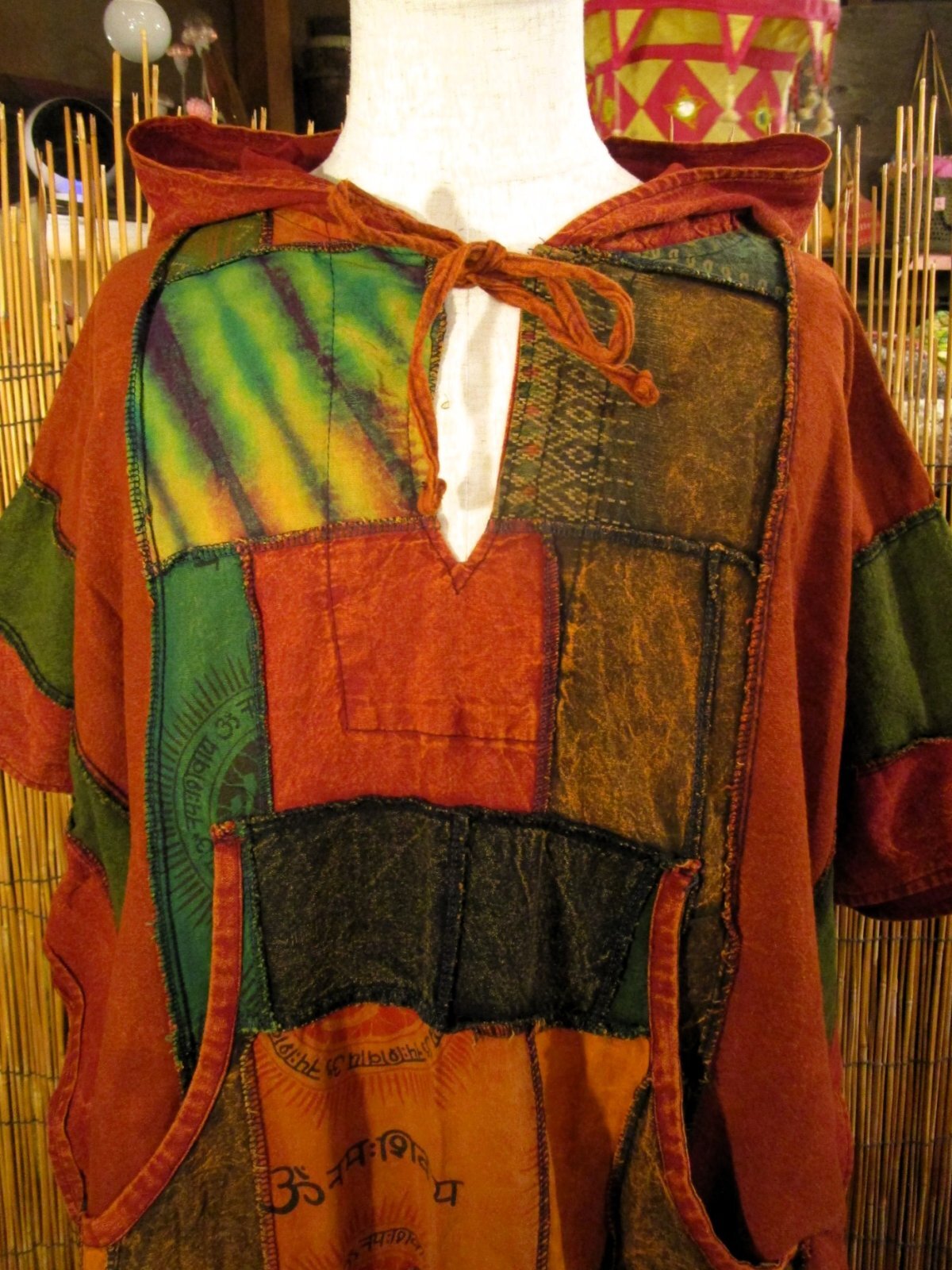 画像: ストーンウォッシュ＊コットン素材＊ゆったりサイズ＊パッチワーク＊フード付き＊ポンチョ