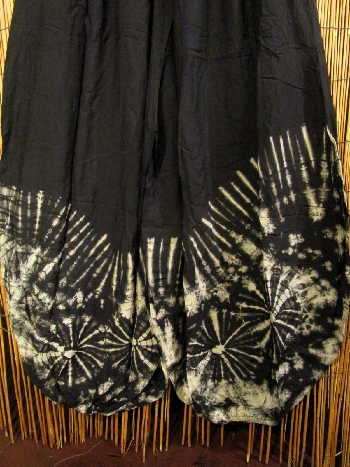 画像2: モノトーンタイダイ染め＊レーヨン素材＊ゆったりシルエット＊ビッグアラジンパンツ＊バルーンパンツ