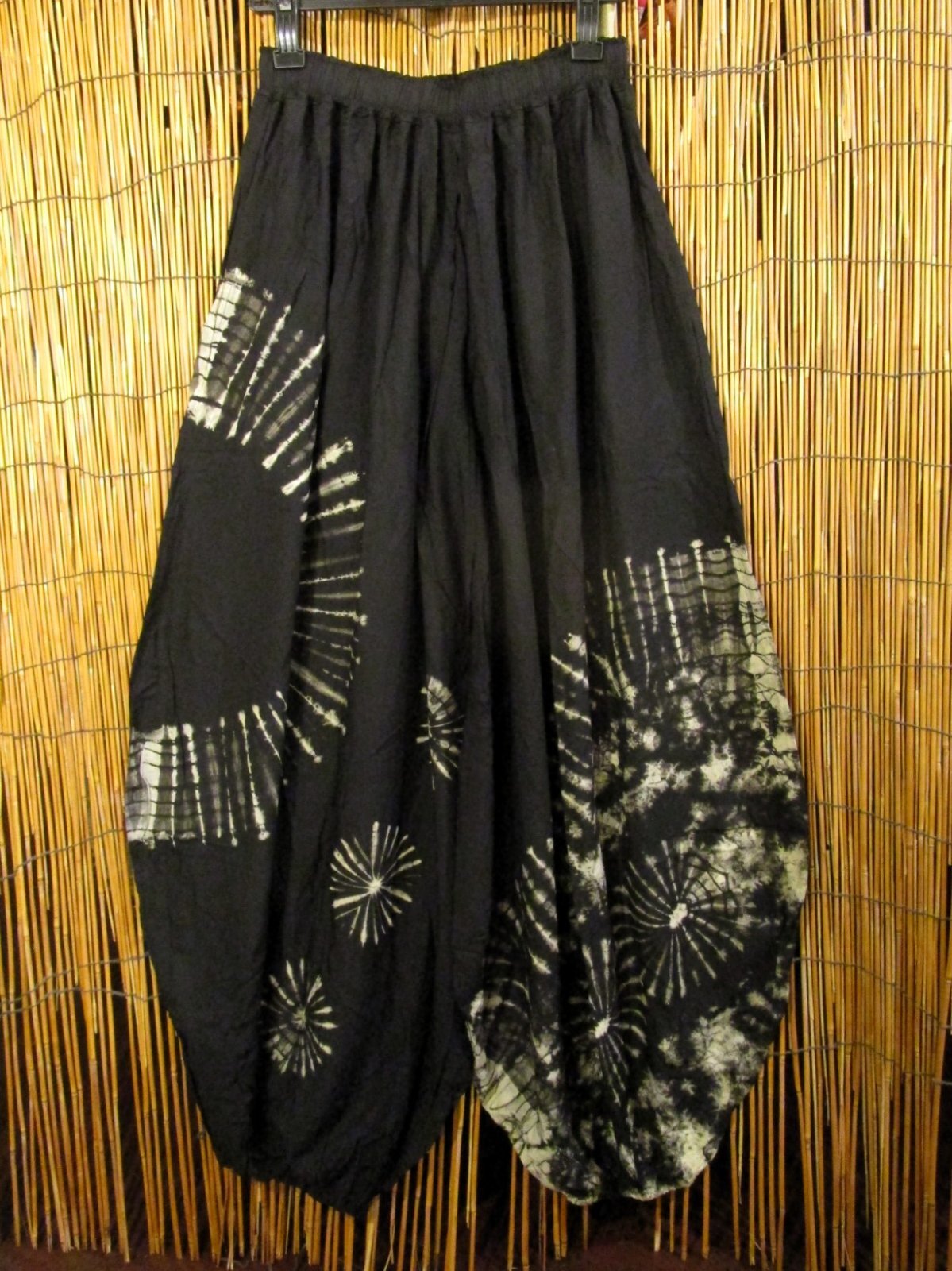 画像1: モノトーンタイダイ染め＊レーヨン素材＊ゆったりシルエット＊ビッグアラジンパンツ＊バルーンパンツ