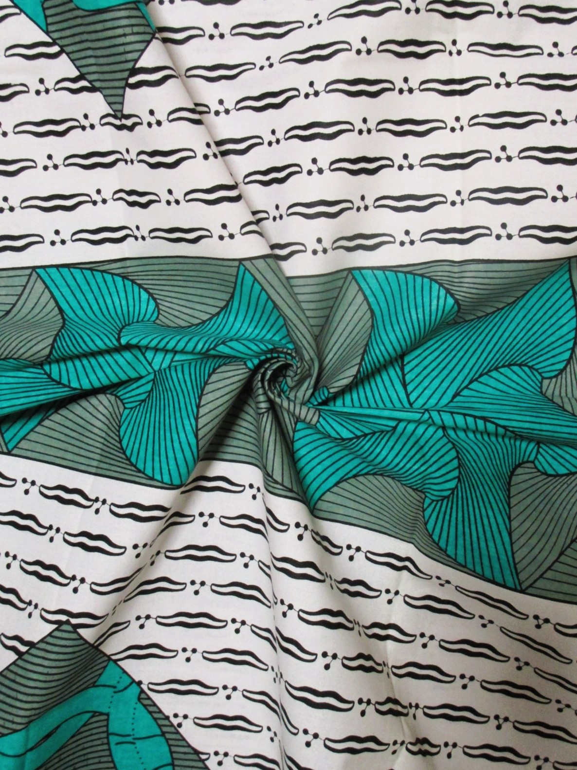 画像: アフリカンプリント生地 パーニュ