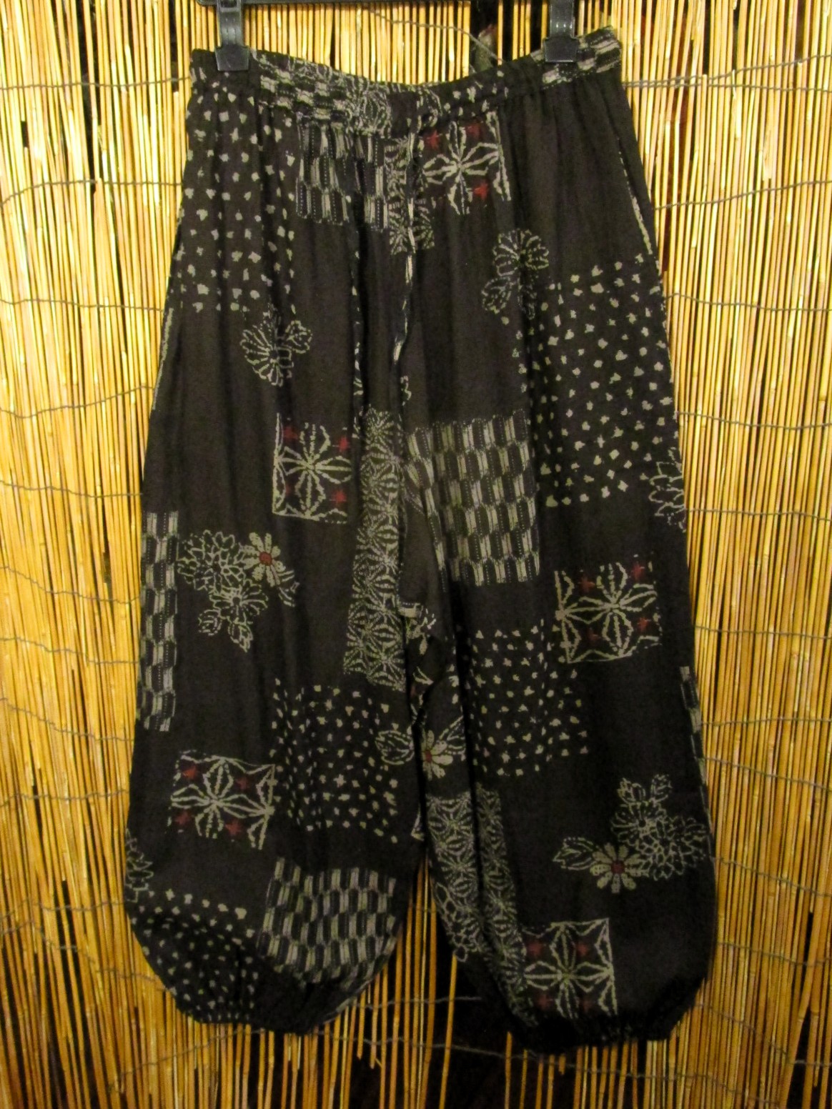 画像1: 粗織り＊コットン素材＊和風プリント＊もんぺ風＊アラジンパンツ 