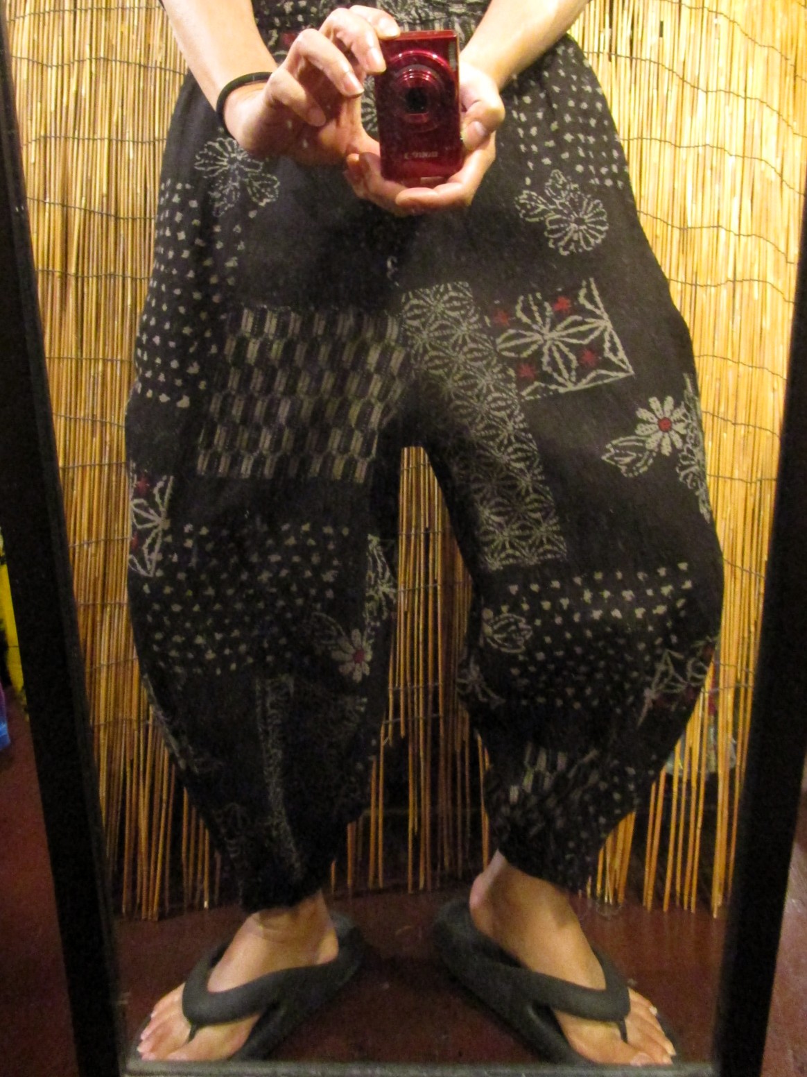 画像: 粗織り＊コットン素材＊和風プリント＊もんぺ風＊アラジンパンツ 