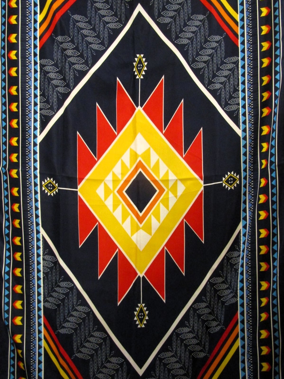 画像: ネイティブプリント＊ポリエステル素材＊タッセル付き＊大判ストール＊マルチクロス