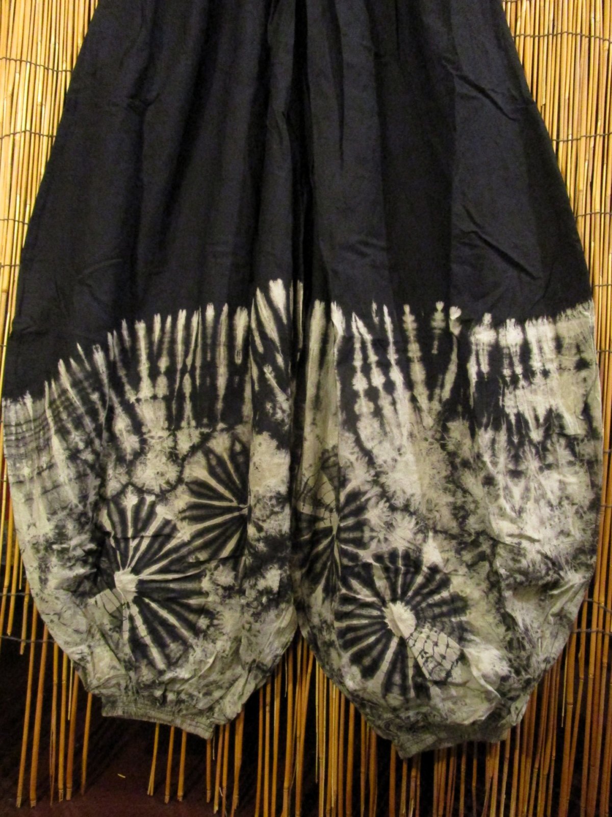 画像2: モノトーンタイダイ染め＊コットン素材＊ゆったりシルエット＊ビッグアラジンパンツ＊バルーンパンツ