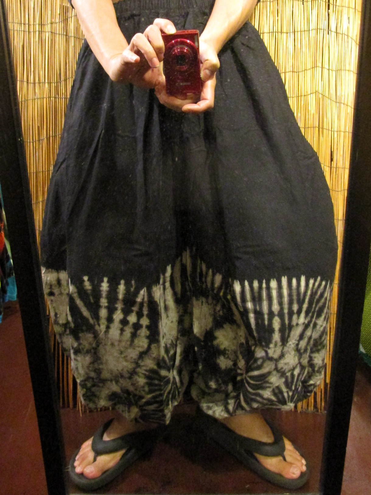 画像: モノトーンタイダイ染め＊コットン素材＊ゆったりシルエット＊ビッグアラジンパンツ＊バルーンパンツ