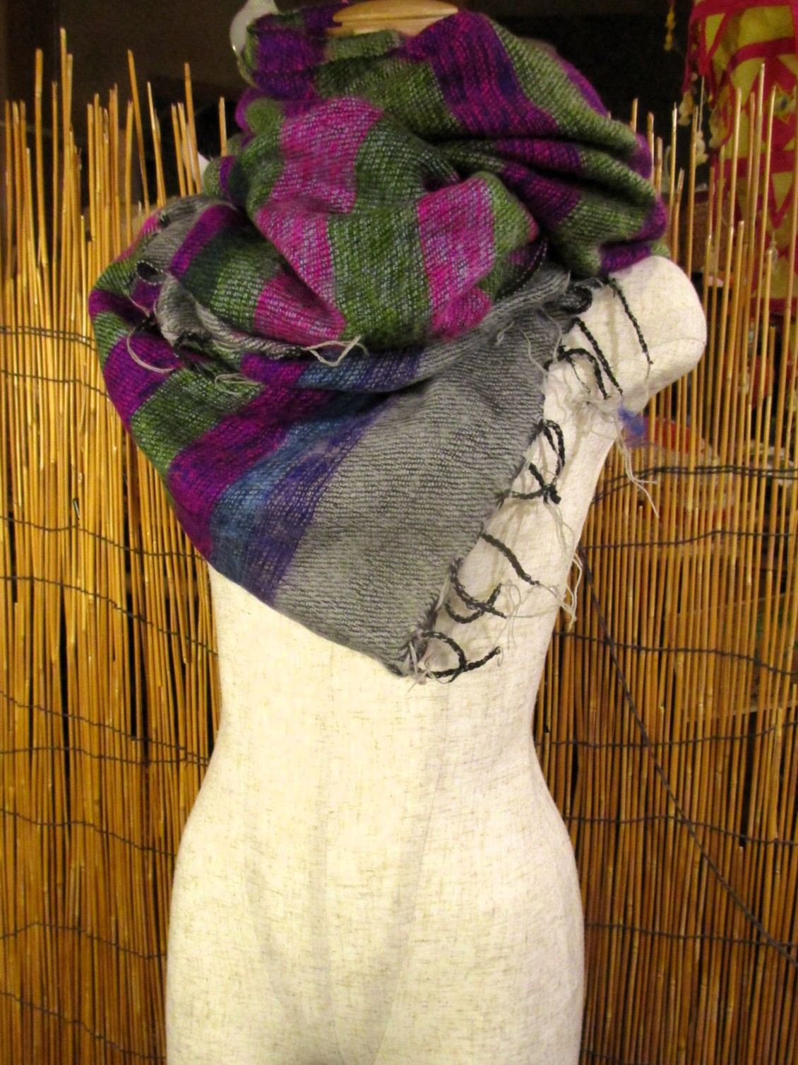 画像2: アクリルウール素材＊ネパール製＊フリンジ＊大判＊起毛ストール