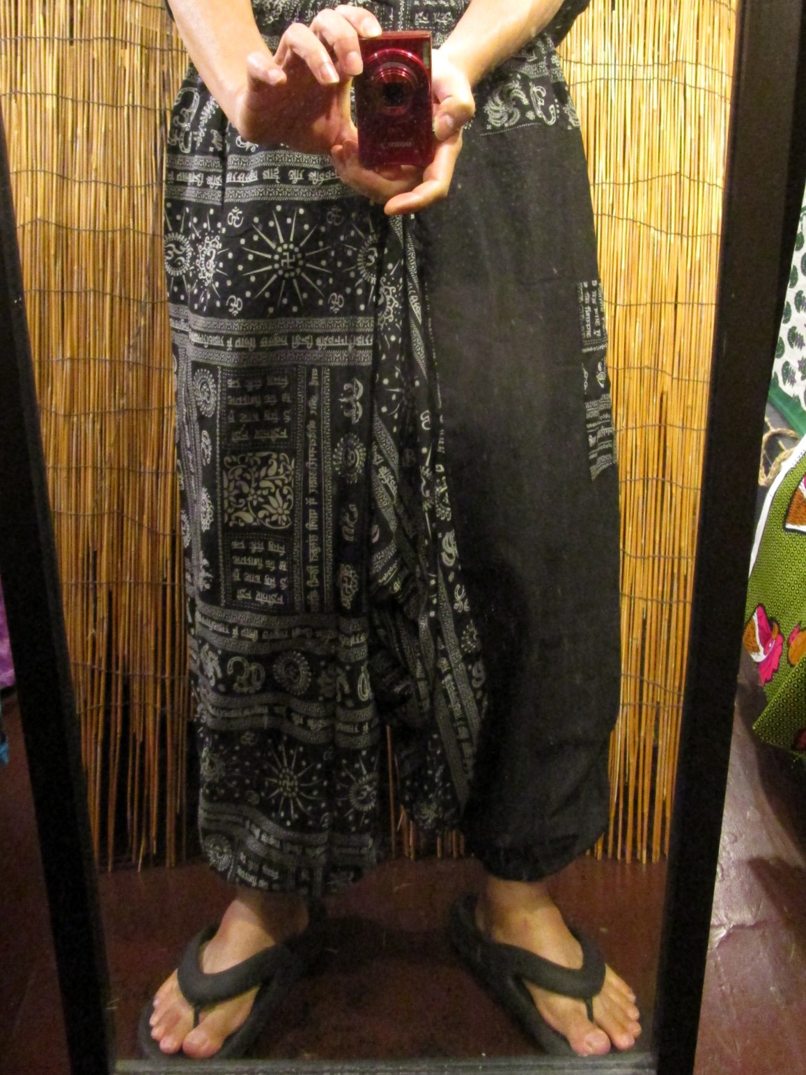 画像: 黒色＋和風プリント＊切り替え＊コットン素材＊ふんわり＊サルエルパンツ