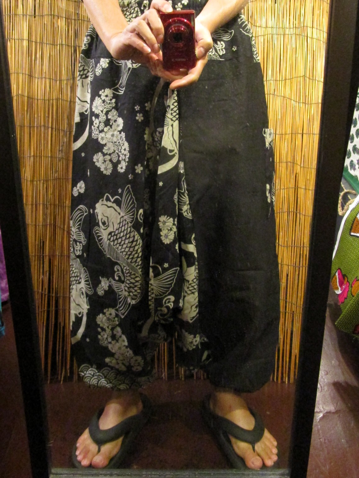 画像: 黒色＋和風プリント＊切り替え＊コットン素材＊ふんわり＊サルエルパンツ