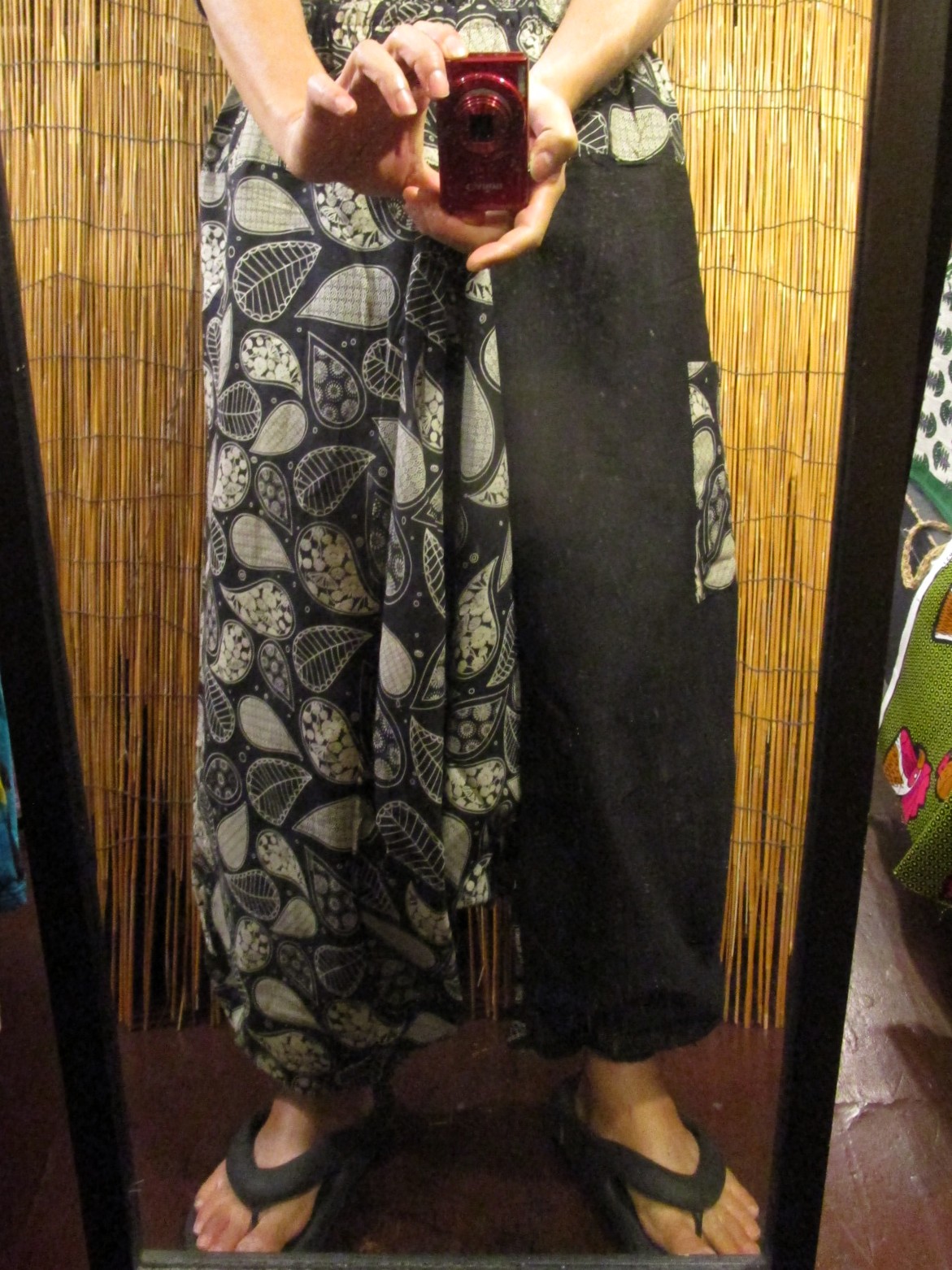 画像: 黒色＋和風プリント＊切り替え＊コットン素材＊ふんわり＊サルエルパンツ