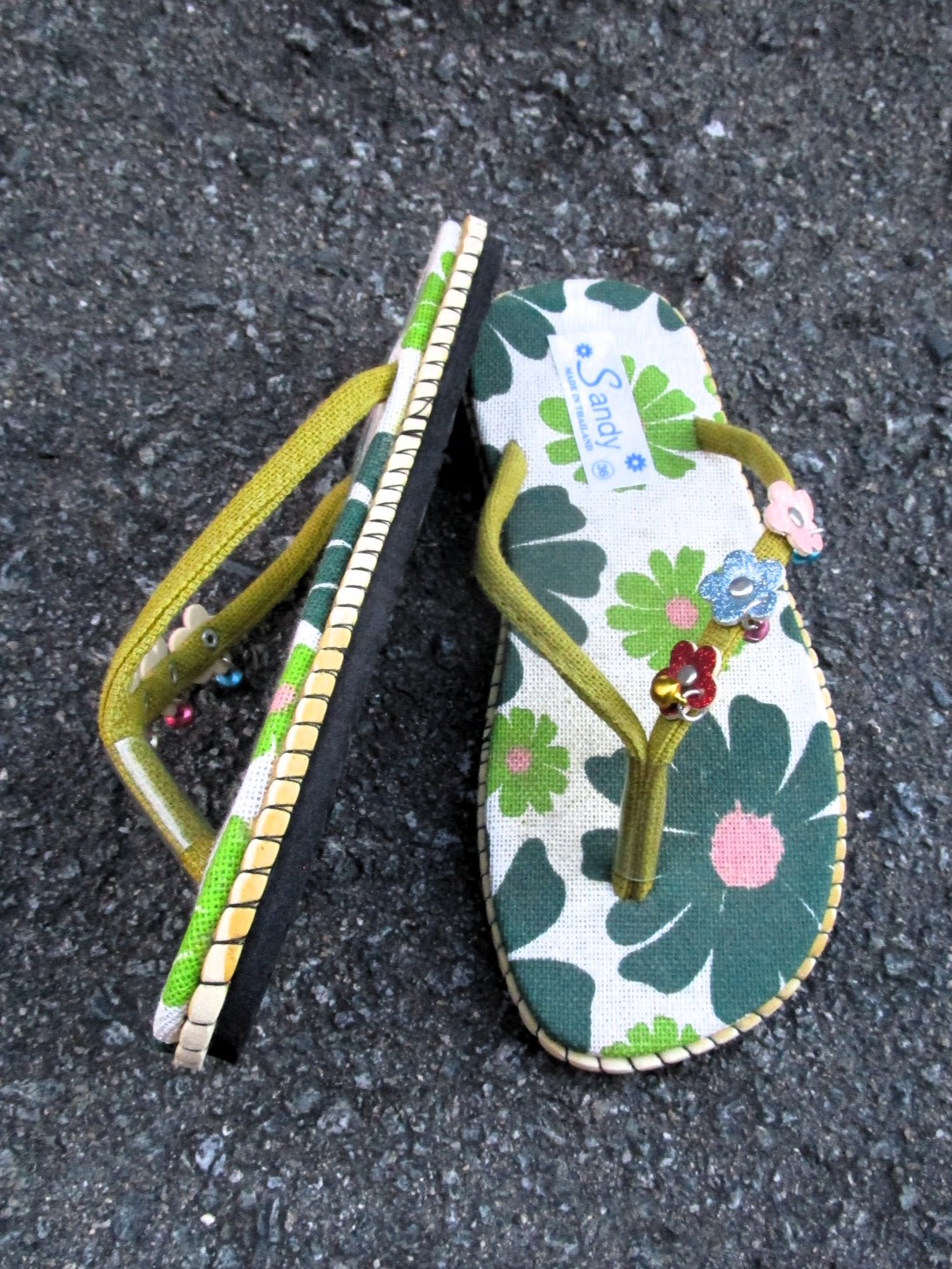 画像2: 【２２ｃｍ〜２２・５ｃｍ】お花プリント＊鈴付き＊ビーチサンダル