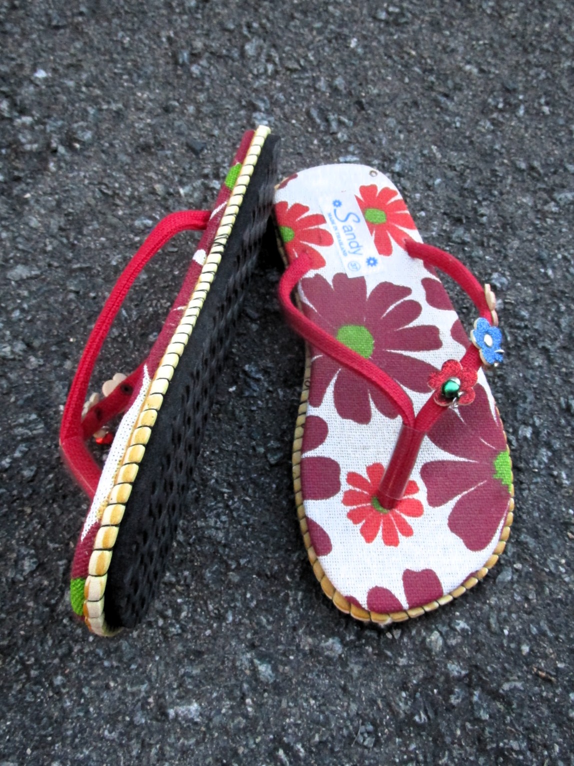 画像2: 【２２・５ｃｍ〜２３ｃｍ】お花プリント＊鈴付き＊ビーチサンダル