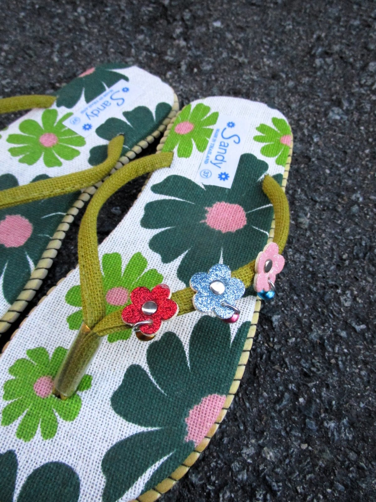 画像3: 【２２・５ｃｍ〜２３ｃｍ】お花プリント＊鈴付き＊ビーチサンダル