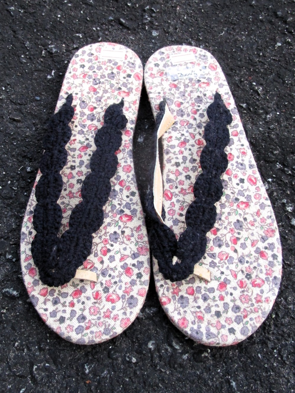 画像: 【２４・５ｃｍ〜２５ｃｍ】レトロ調＊小花プリント＊ビーチサンダル