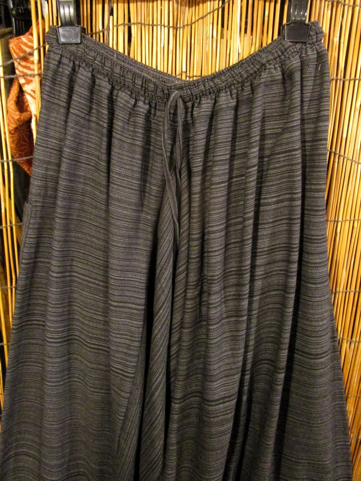 画像2: 二色の糸＊コッン素材＊シンプル＊ふんわり＊サルエルパンツ