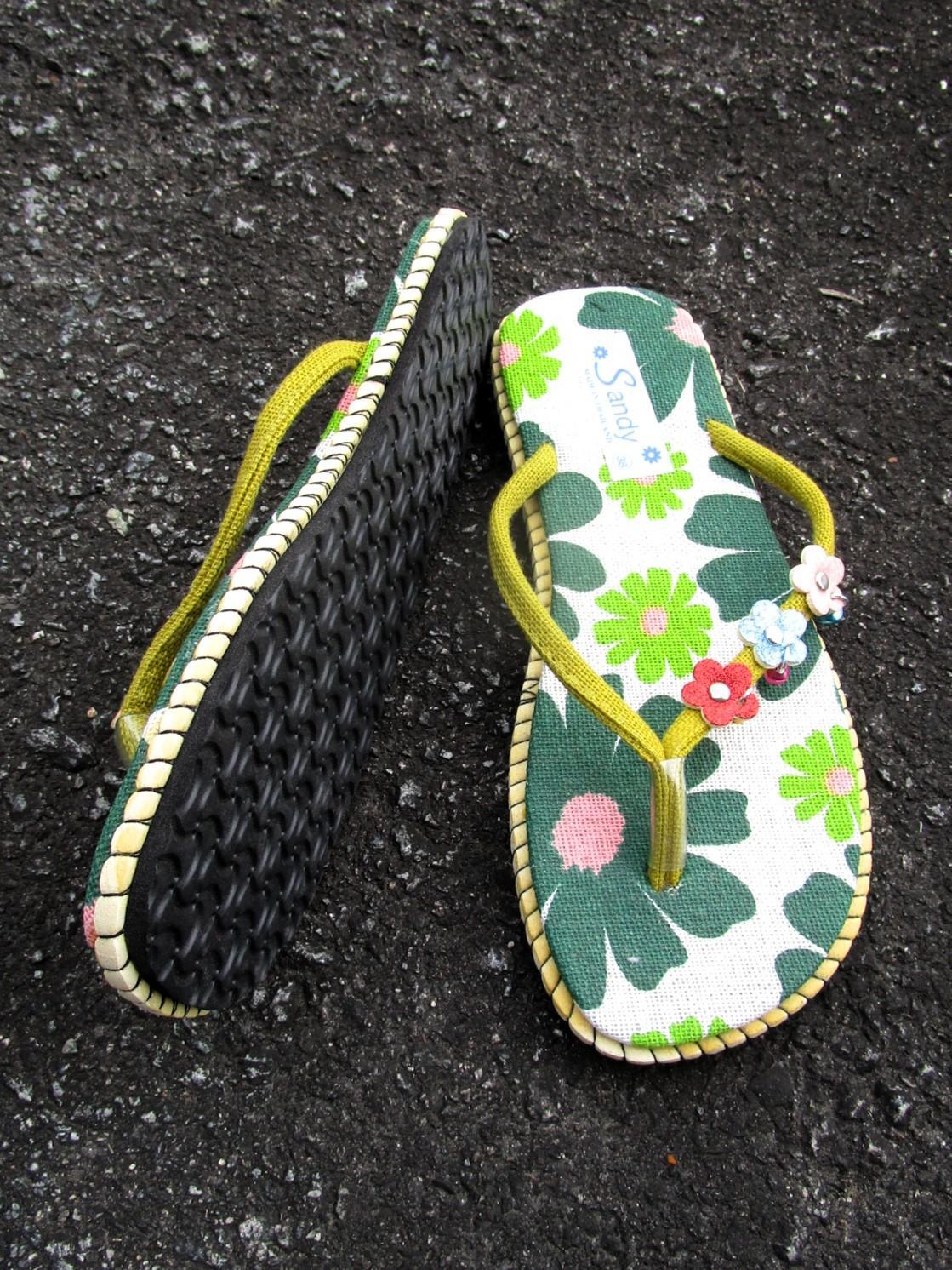 画像3: 【２３ｃｍ〜２３・５ｃｍ】お花プリント＊鈴付き＊ビーチサンダル