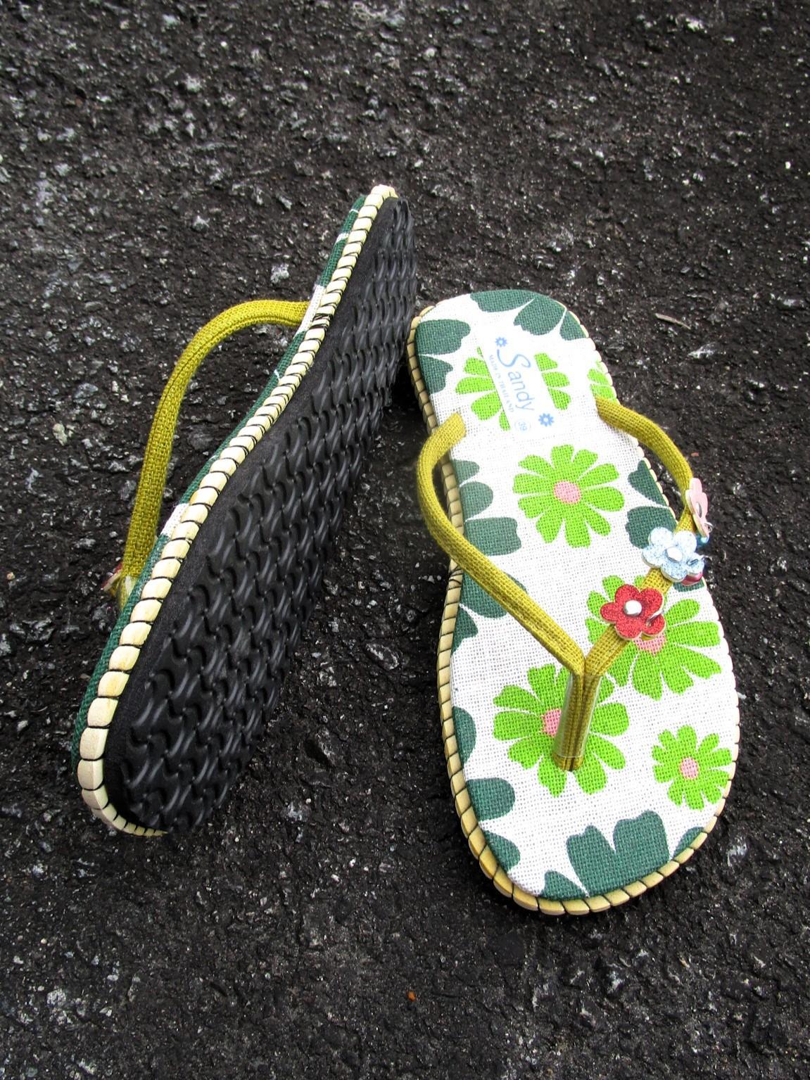 画像3: 【２３・５ｃｍ〜２４ｃｍ】お花プリント＊鈴付き＊ビーチサンダル