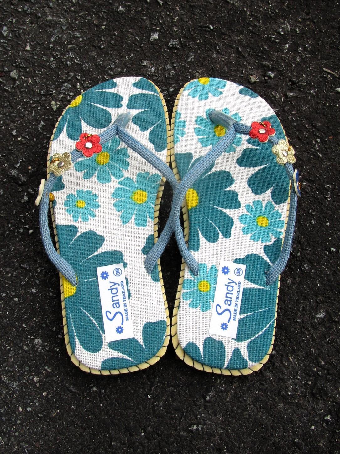 画像4: 【２３・５ｃｍ〜２４ｃｍ】お花プリント＊鈴付き＊ビーチサンダル