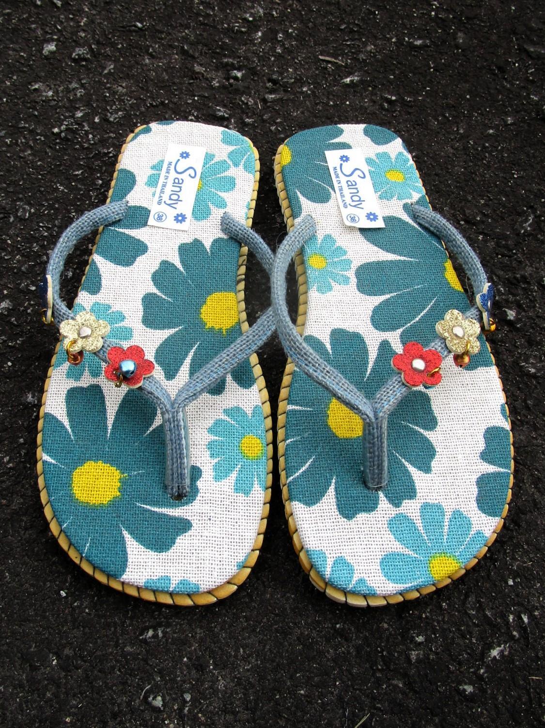 画像1: 【２３ｃｍ〜２３・５ｃｍ】お花プリント＊鈴付き＊ビーチサンダル