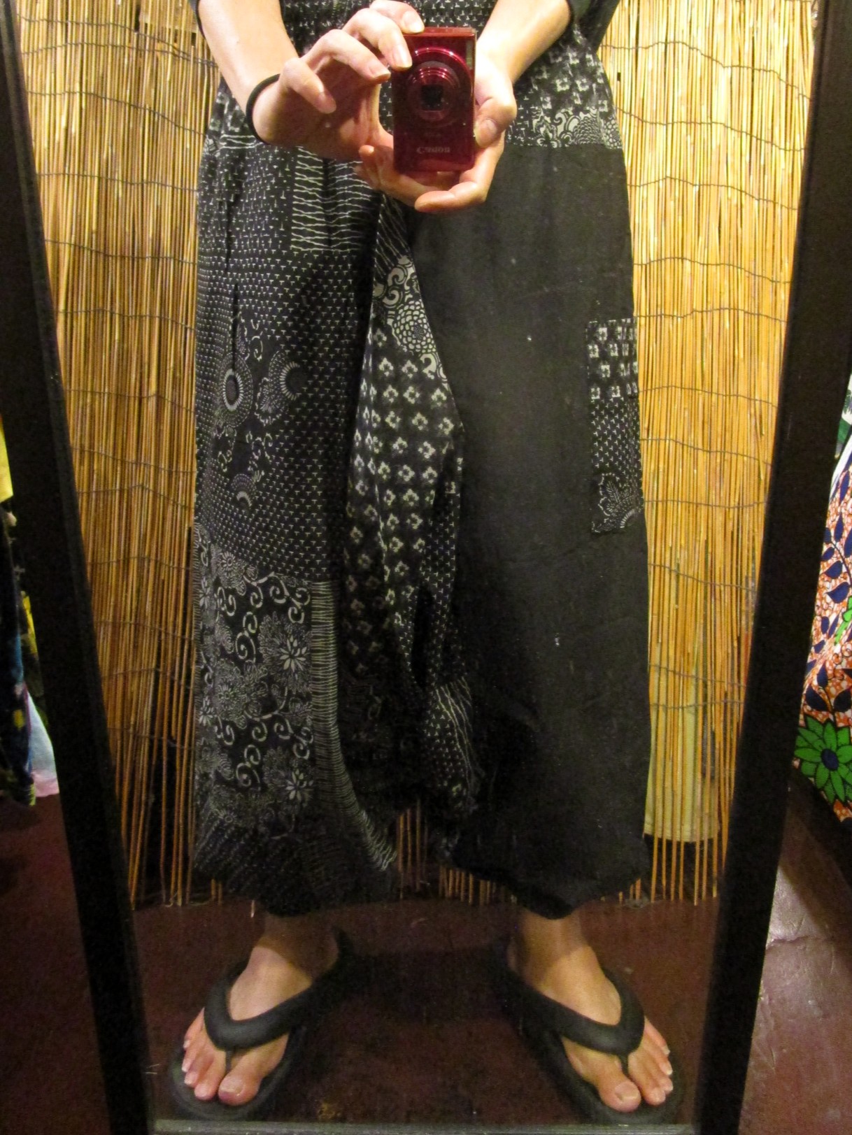 画像: 黒色＋和風プリント＊切り替え＊コットン素材＊ふんわり＊サルエルパンツ