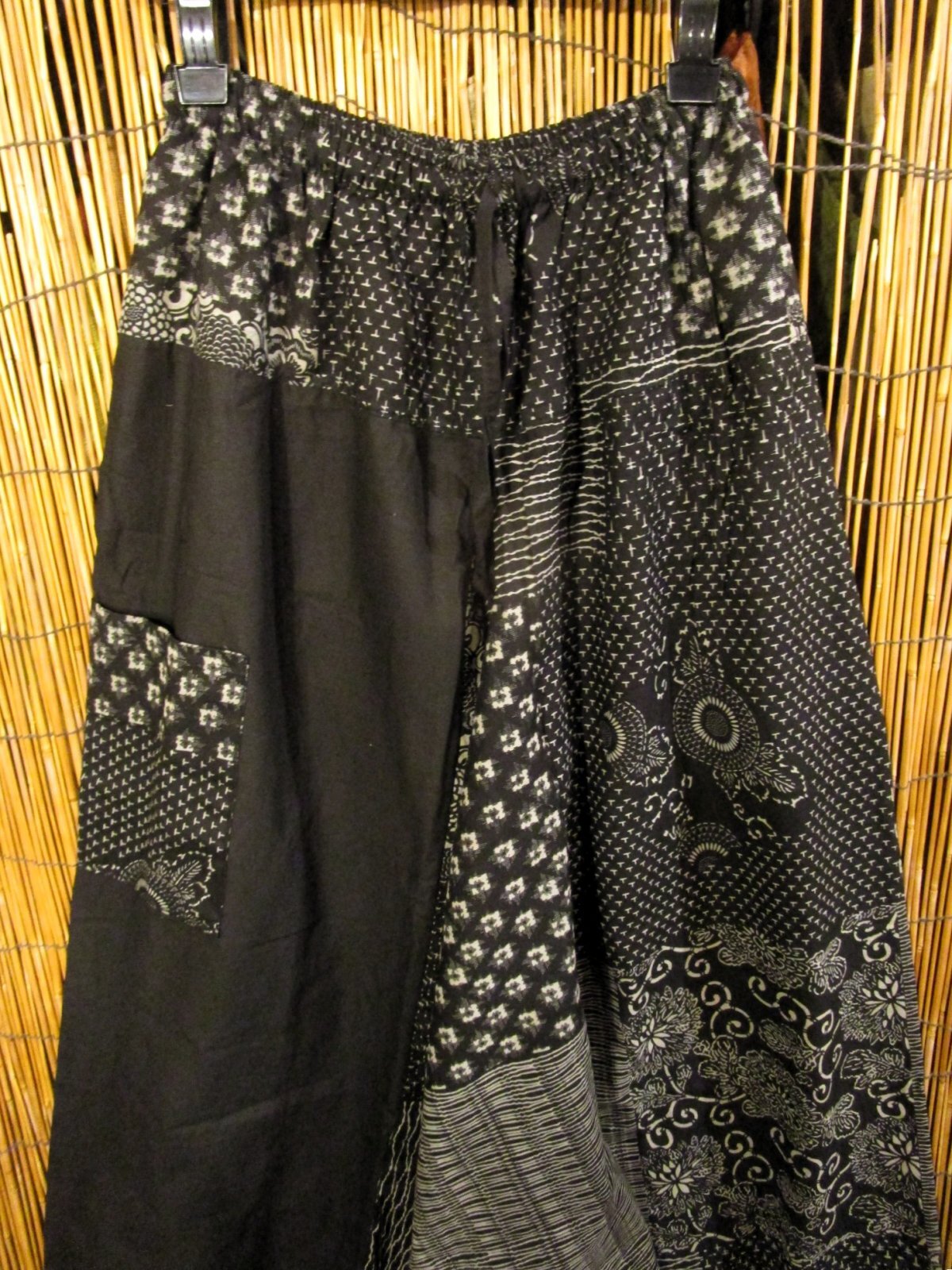 画像2: 黒色＋和風プリント＊切り替え＊コットン素材＊ふんわり＊サルエルパンツ