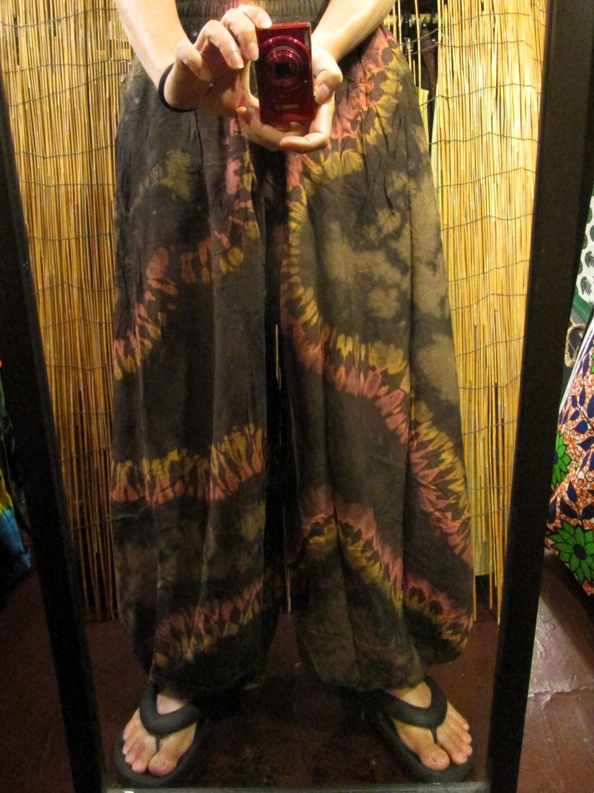 画像: ラヴァタイダイ染め＊レーヨン素材＊ゆったりシルエット＊ビッグアラジンパンツ＊バルーンパンツ