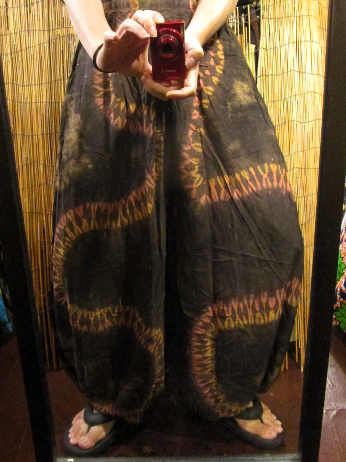 画像: ラヴァタイダイ染め＊レーヨン素材＊ゆったりシルエット＊ビッグアラジンパンツ＊バルーンパンツ