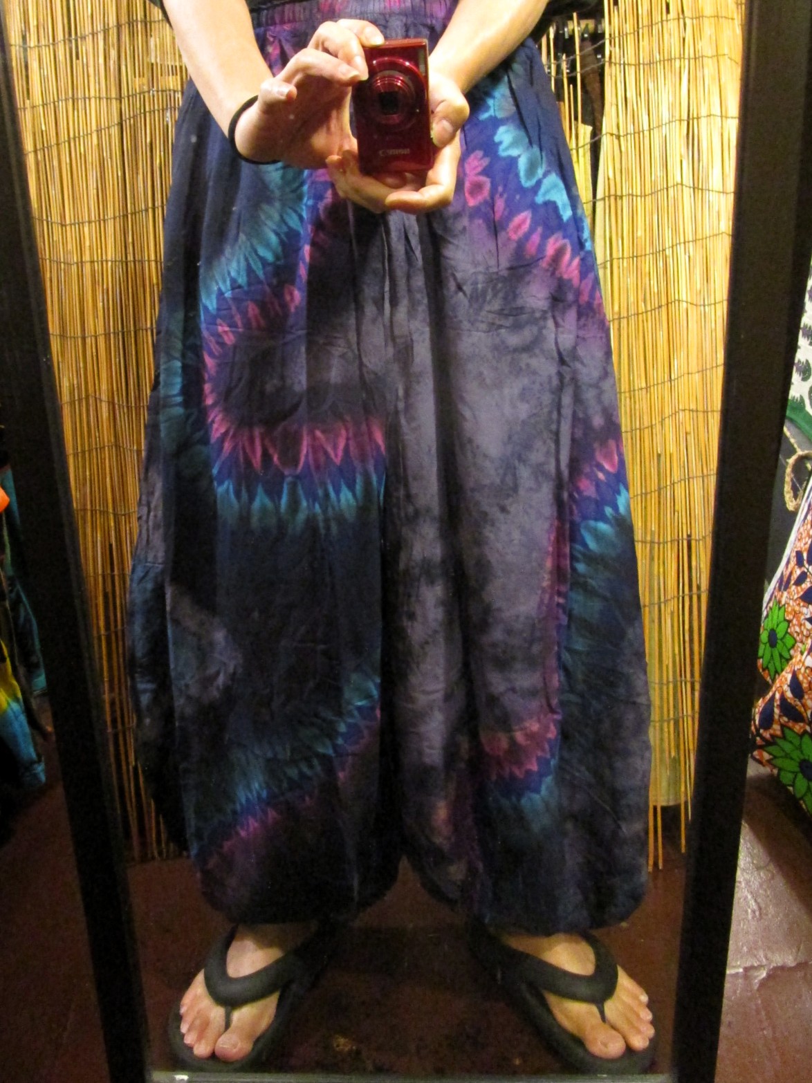 画像: ラヴァタイダイ染め＊レーヨン素材＊ゆったりシルエット＊ビッグアラジンパンツ＊バルーンパンツ