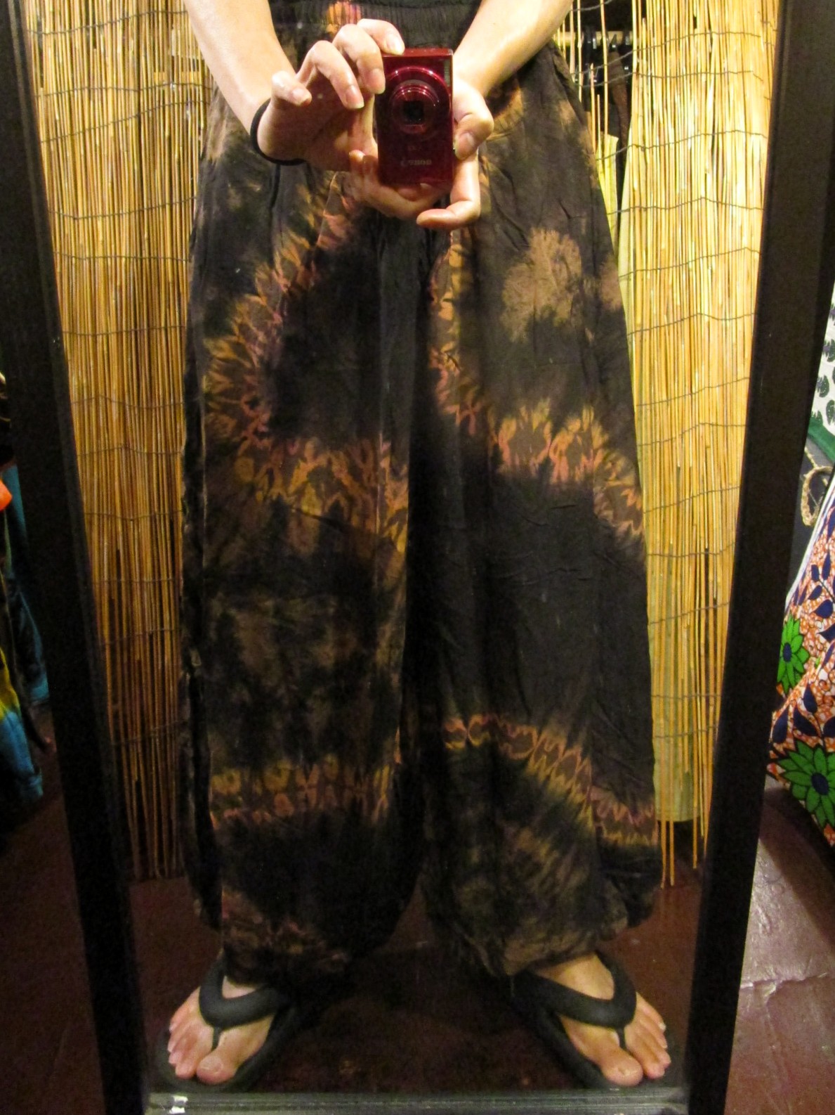 画像: ラヴァタイダイ染め＊レーヨン素材＊ゆったりシルエット＊ビッグアラジンパンツ＊バルーンパンツ